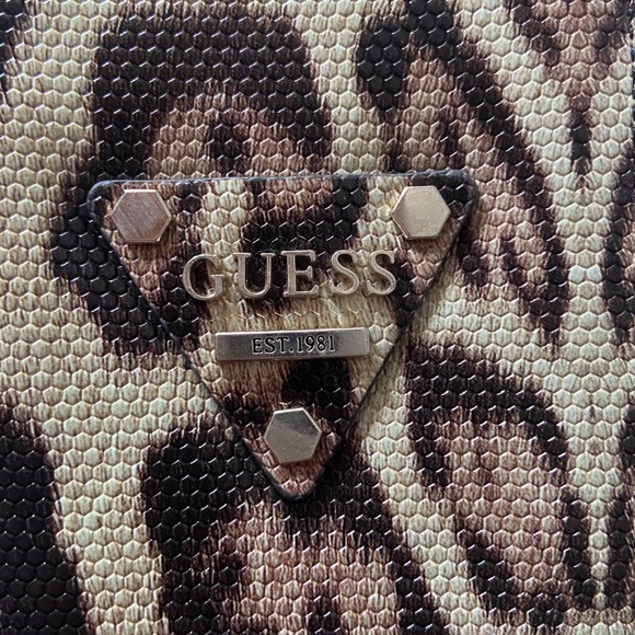 Guess wallet - Picture 2 of 4
